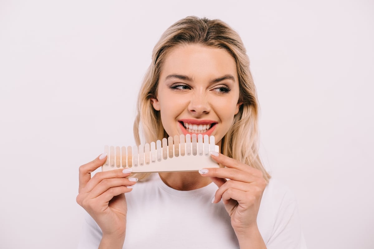 How Dental Veneers Repair Chips and Gaps for a Flawless Smile